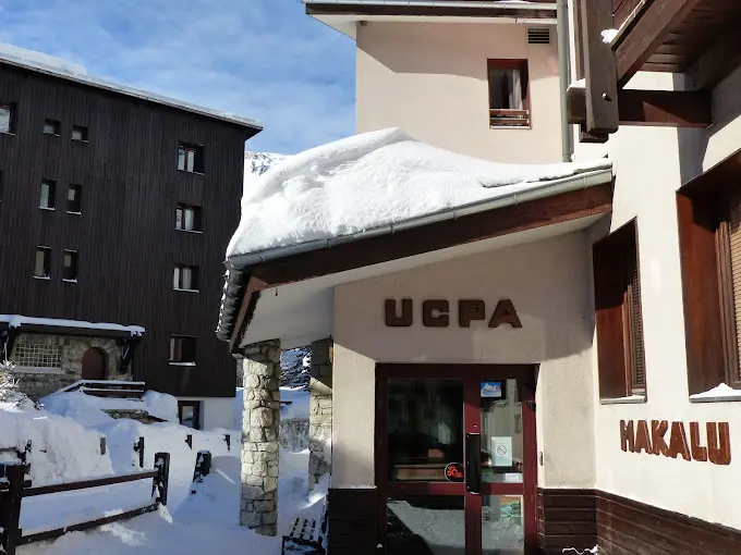 Entrée du l'UCPA Val d'Isère