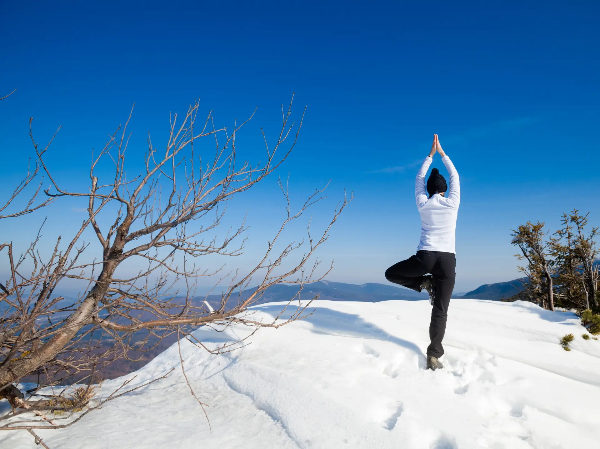 Snowga, un mélange de yoga et de raquettes