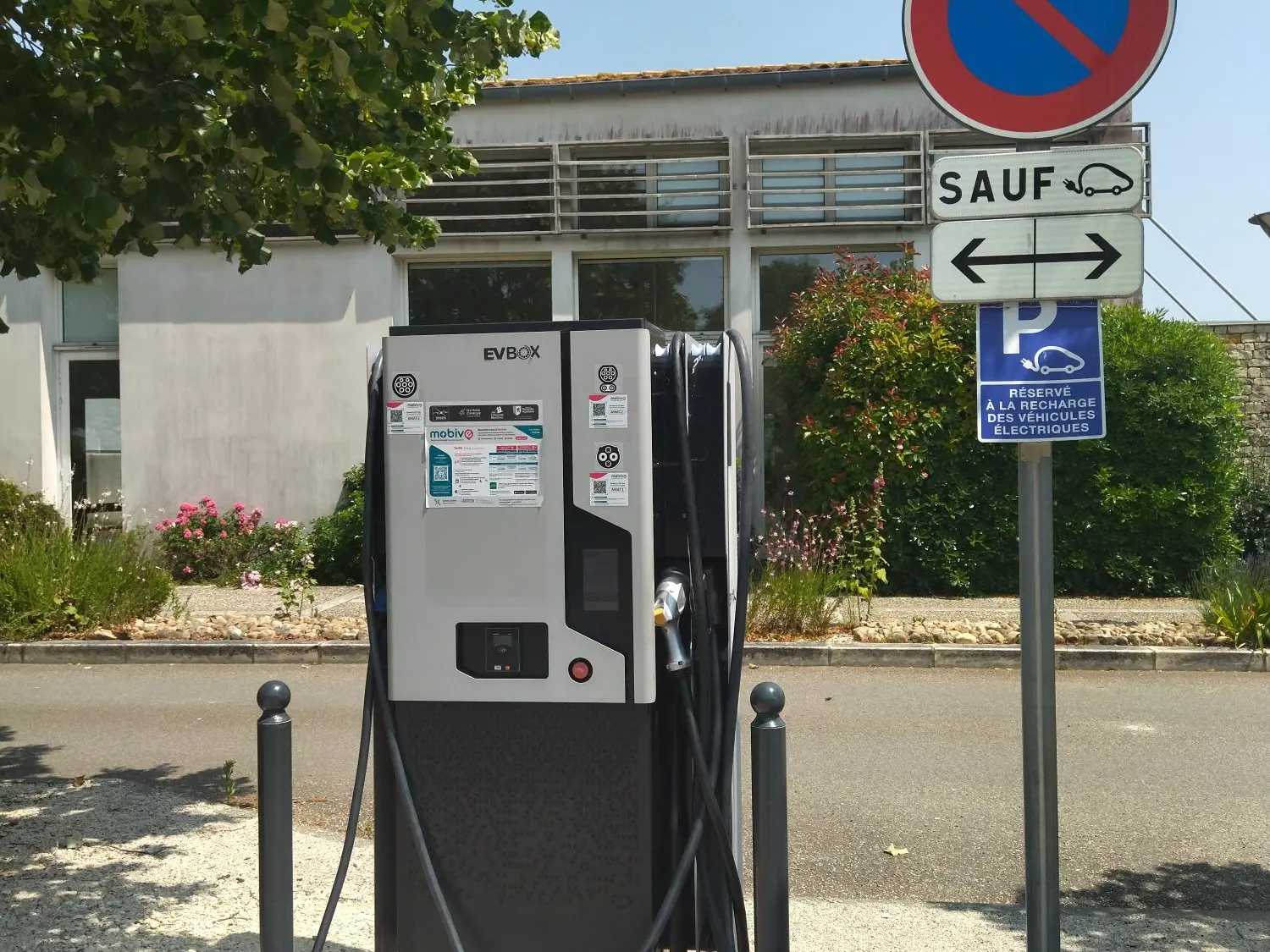 Ladestationen für Elektroautos in Le Bois-Plage-en-Ré