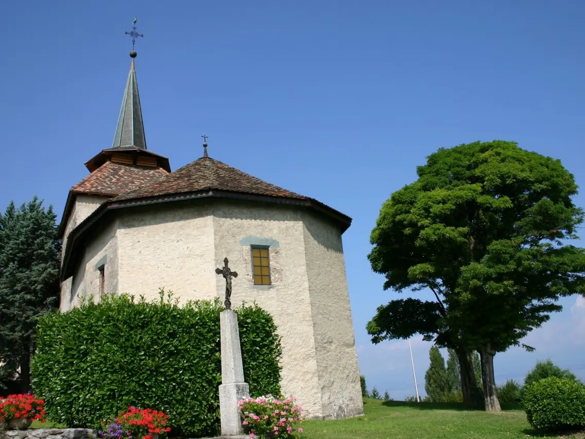 La chapelle en été