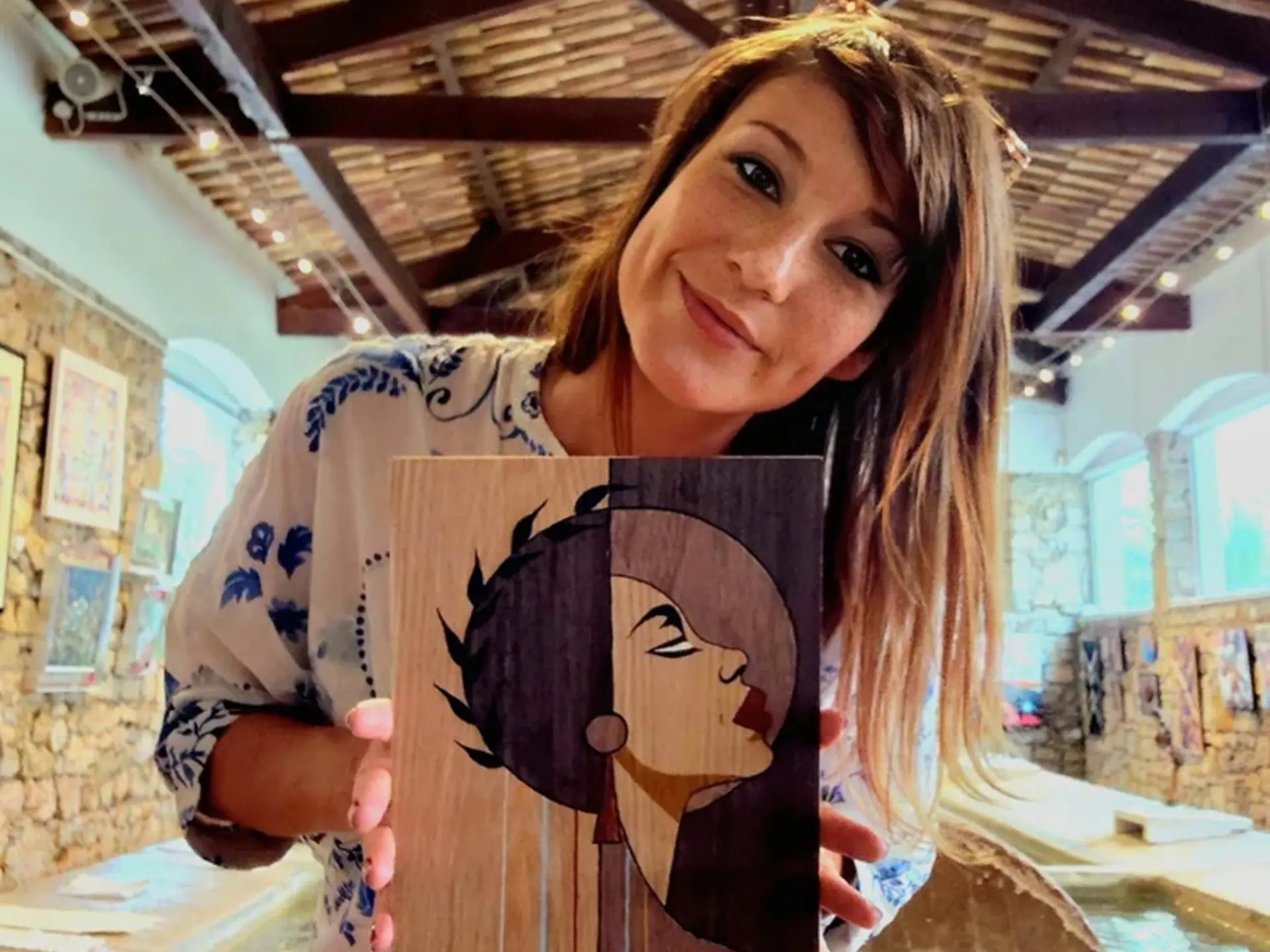 Artiste Bohelie exposant au lavoir de Mougins