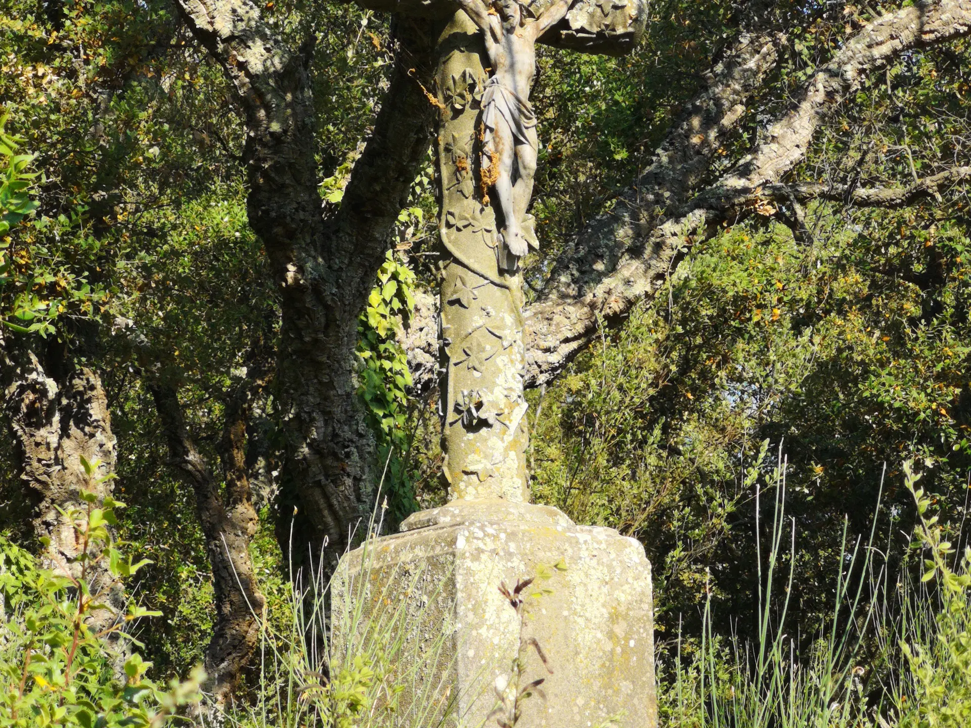 Le calvaire du Château le Pas du Cerf - © OTI La Londe les Maures