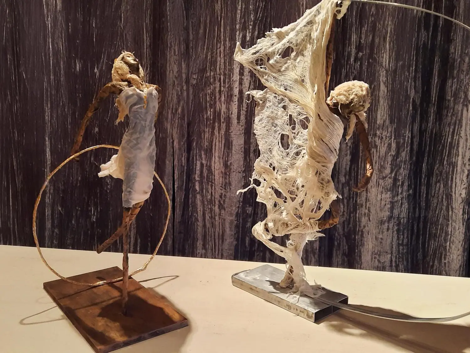 personnages sculptés