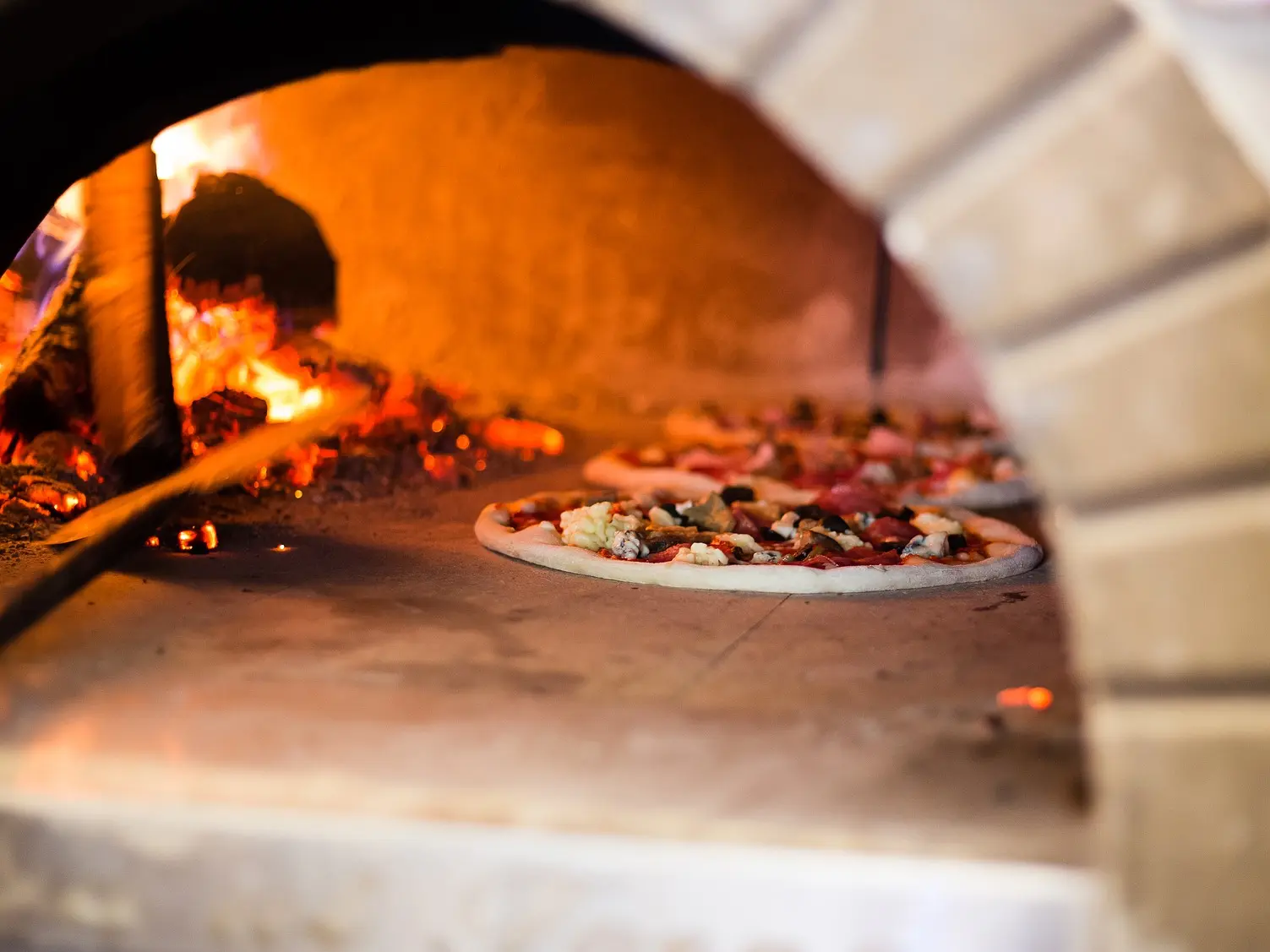Pizzas au feu de bois