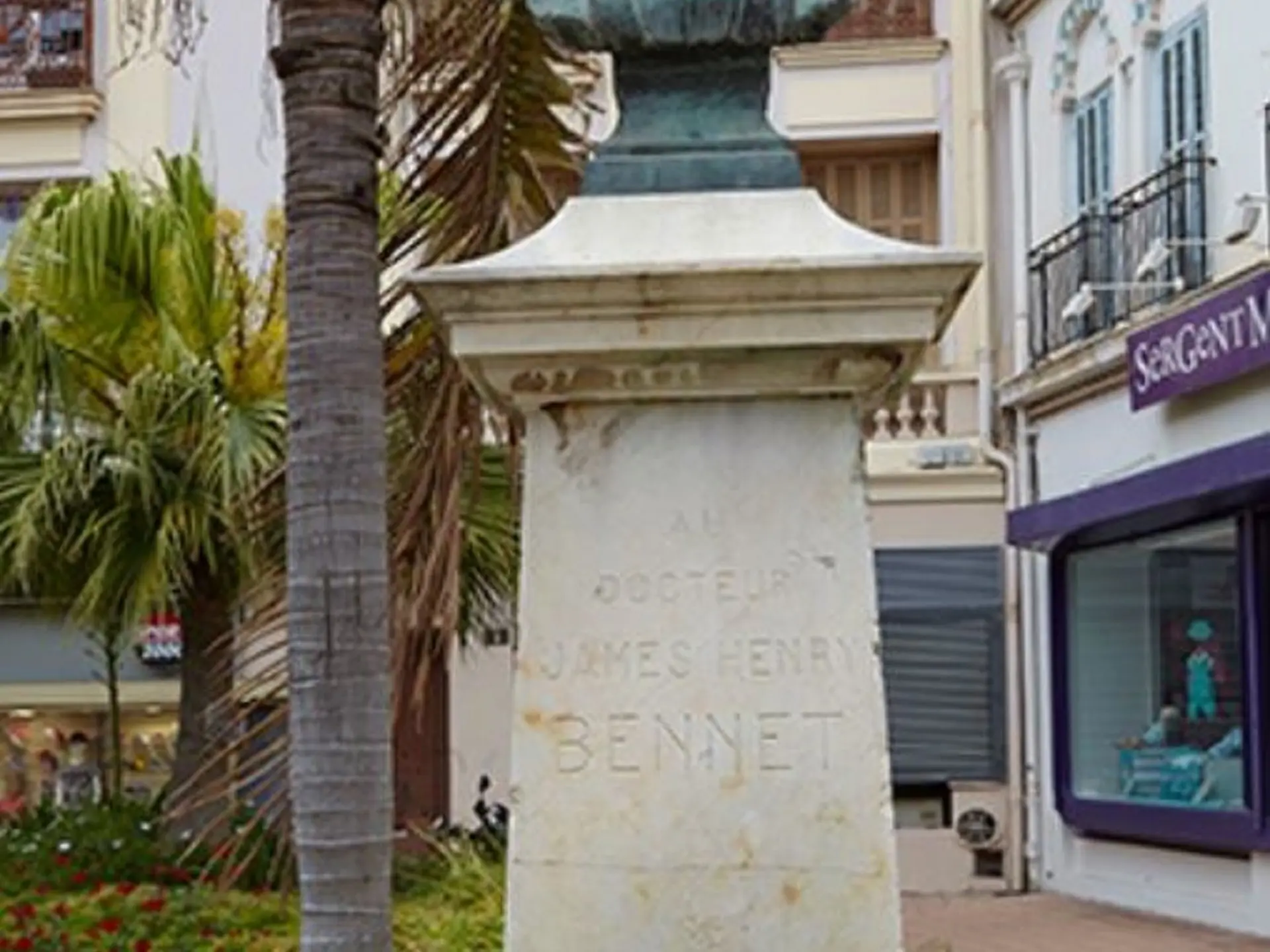 Monument au docteur James Henry Bennet