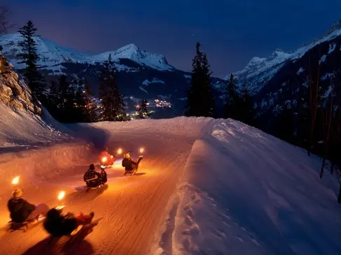 Descente en luge à la fermeture des pistes de ski