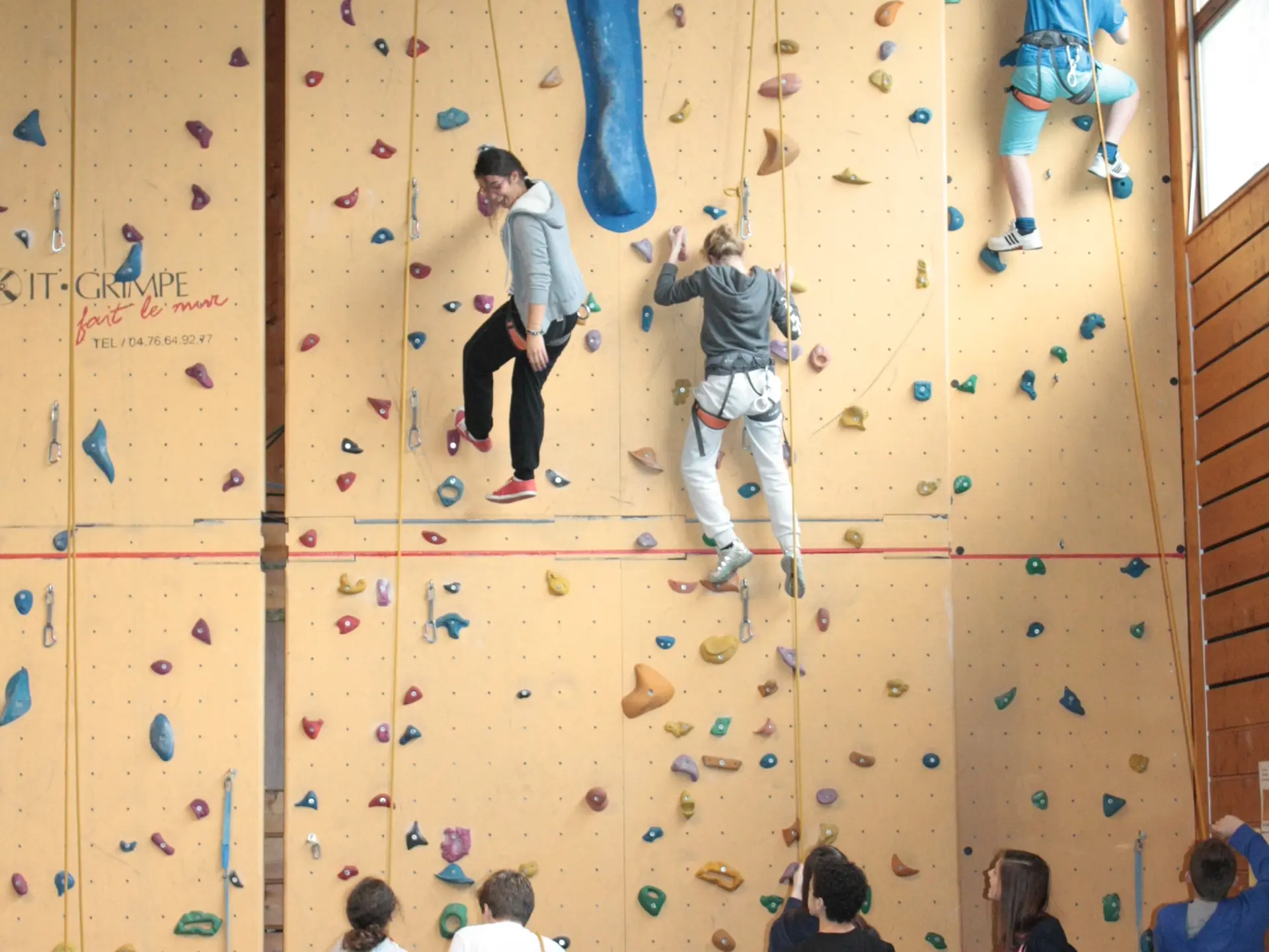 Mur d'escalade du gymnase d'Abondance