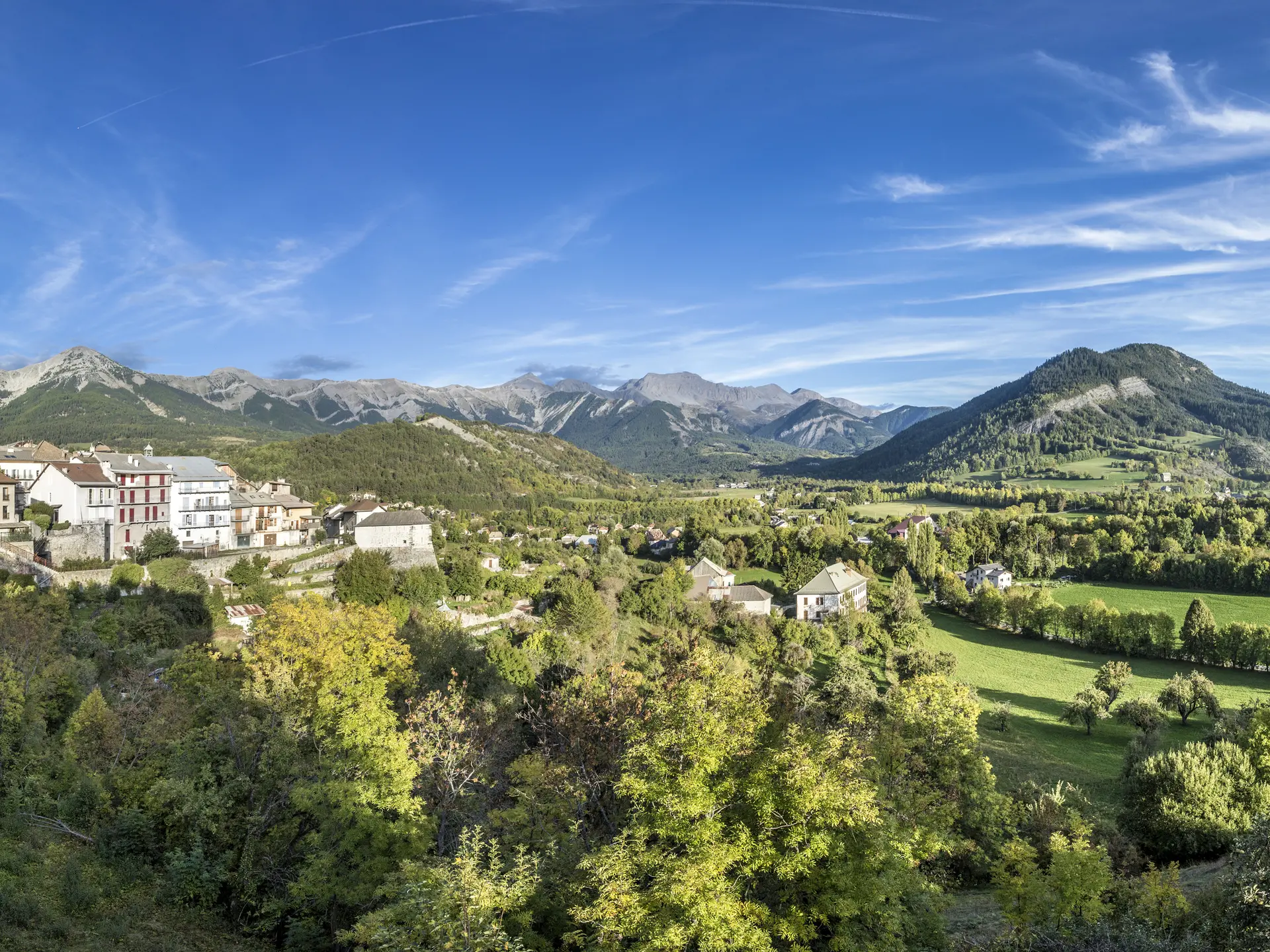 Seyne les Alpes et sommets de la Blanche