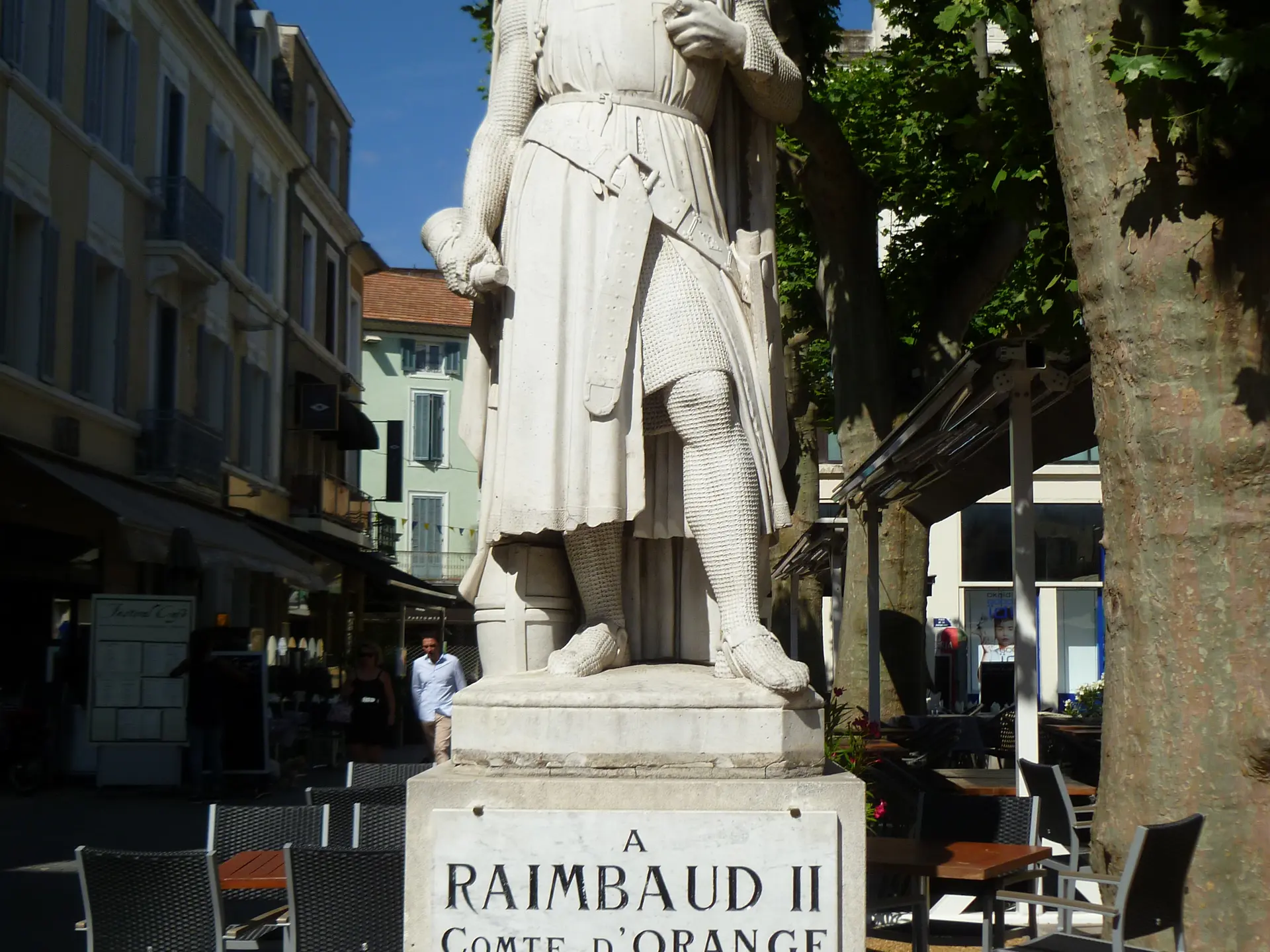 Statue Raimbaud II Comte d'Orange