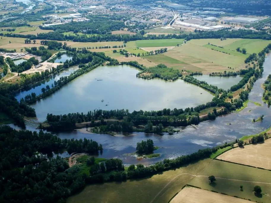 Aire de pique nique gravières de Mâtel