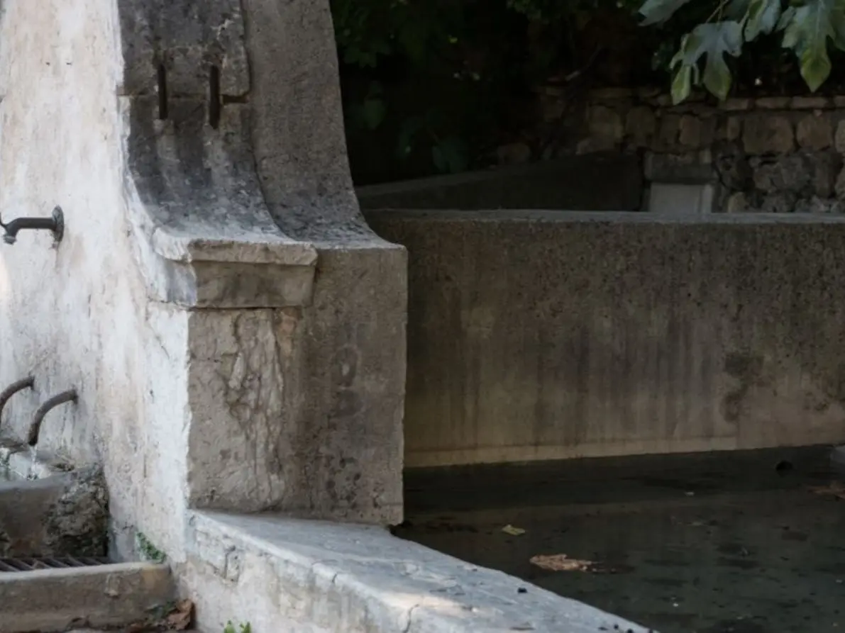 Lavoir et fontaine à Mougins