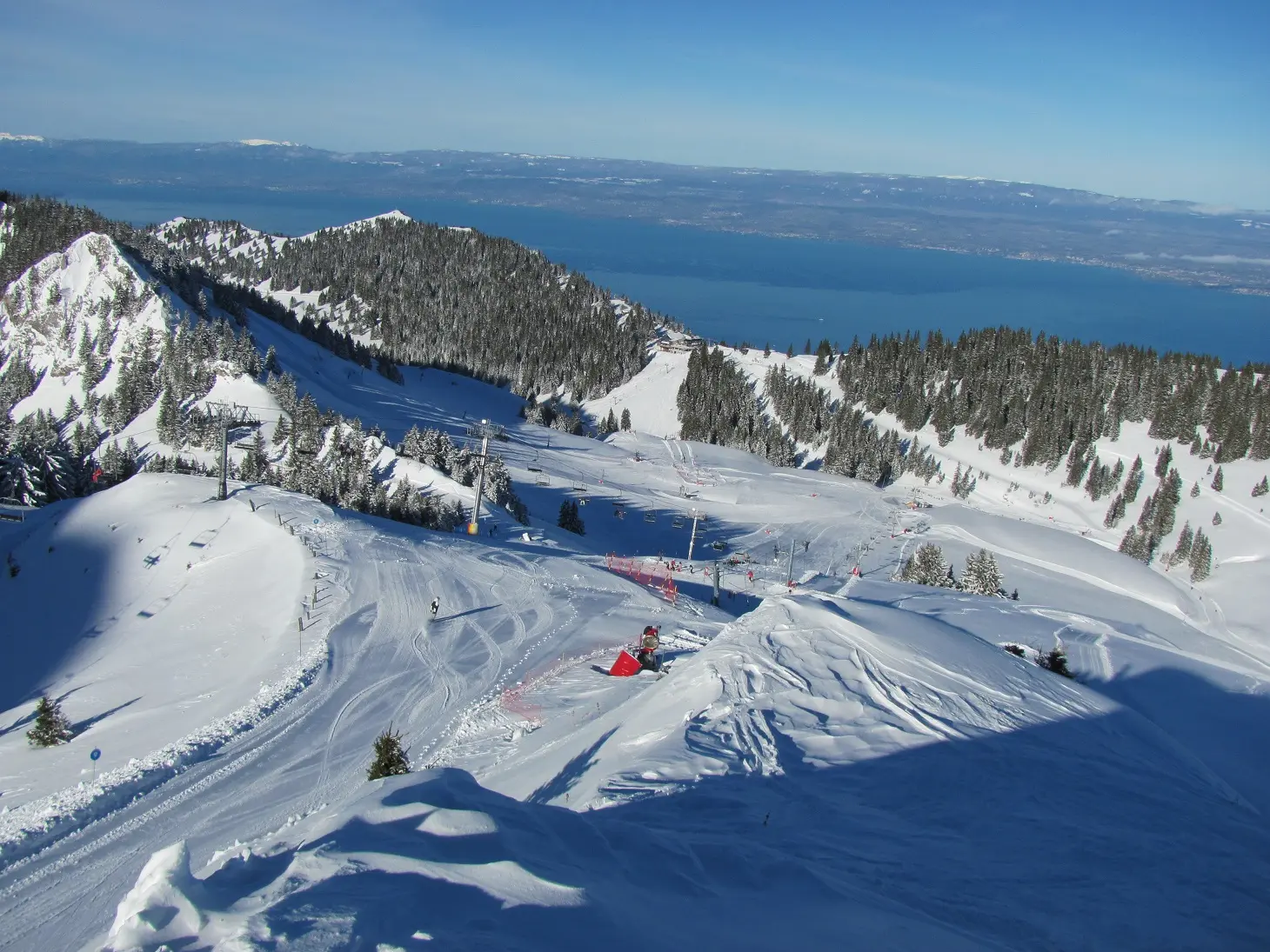 Au sommet des pistes enneigées.