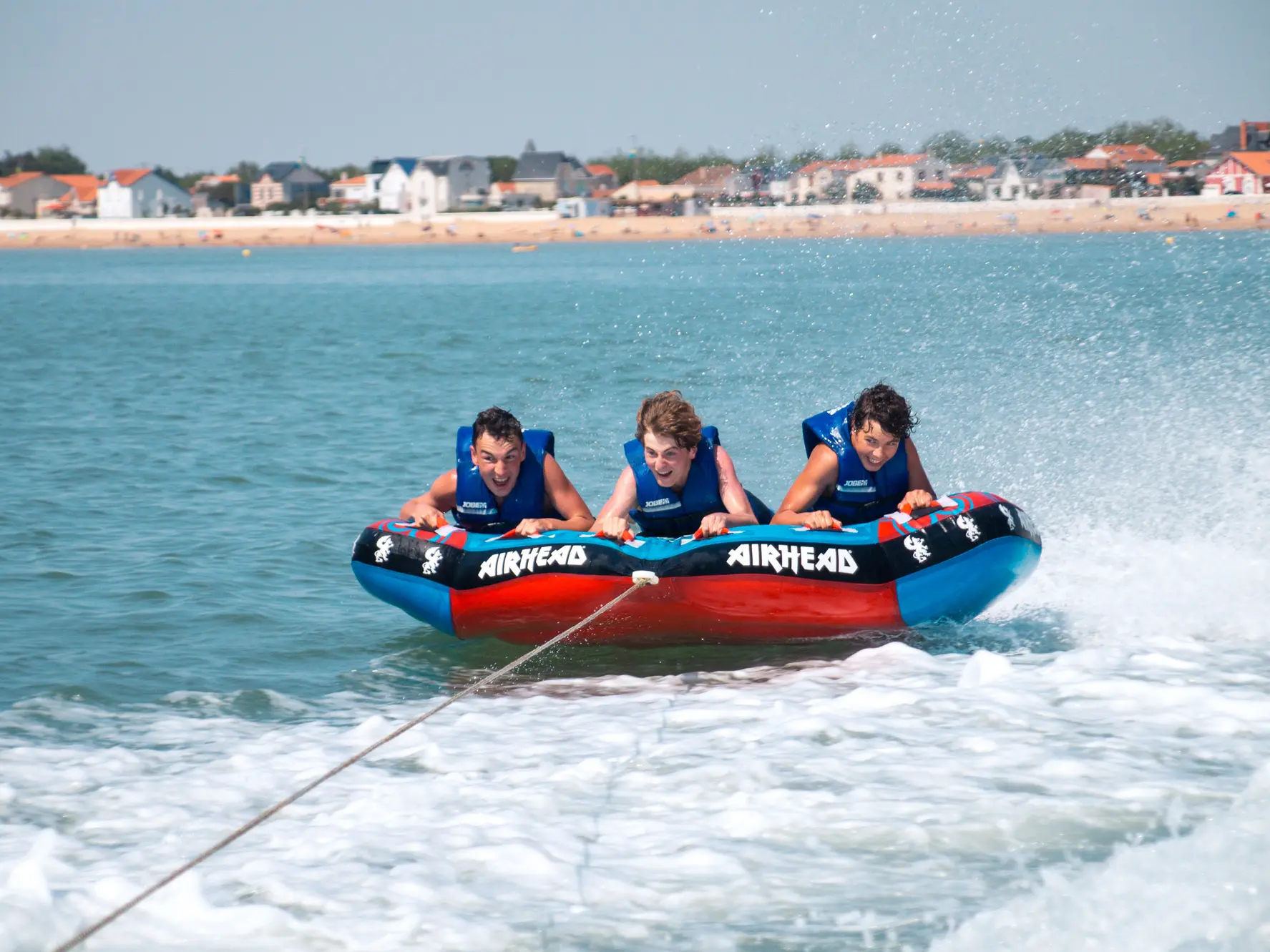 Activité de bouée tractée de l'école de kite surf de Châtelaillon-Plage