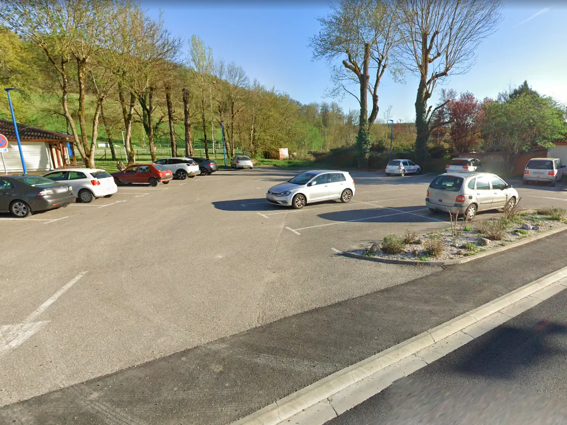 Aire de Stationnement pour camping cars à Montaigu de Quercy_Montaigu-de-Quercy