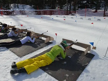 L'ESF du col de rousset propose l 'activité biathlon toute l année.