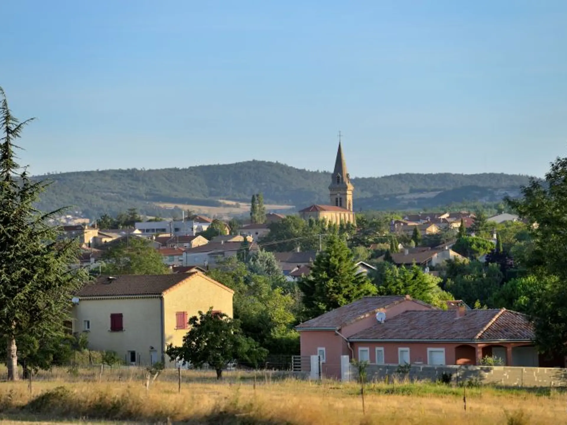 Vue sur le village de Davézieux