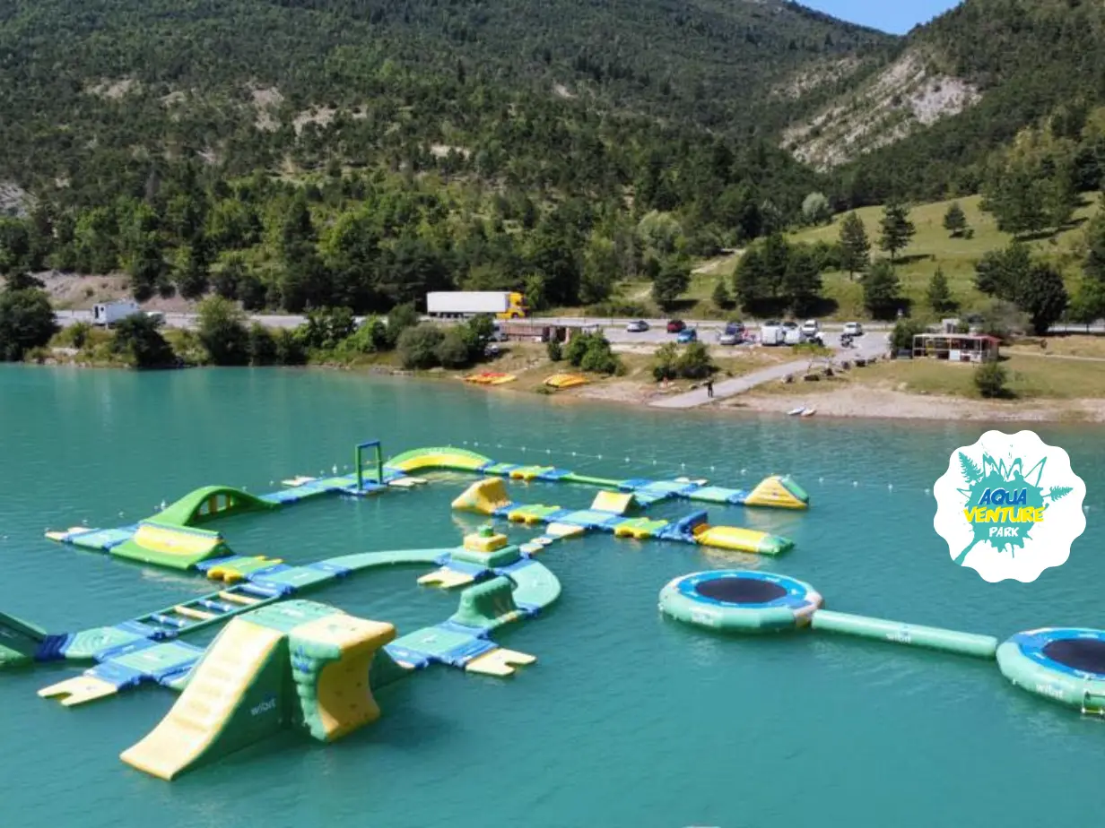 Un parc aquatique gonflable au coeur du Verdon
