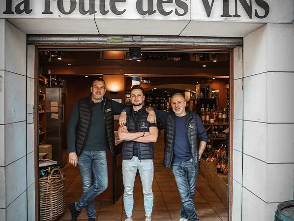 devanture avec les 3 co-gérants