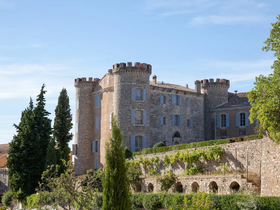 Vue sur le château de Saint-Martin-de-Pallières