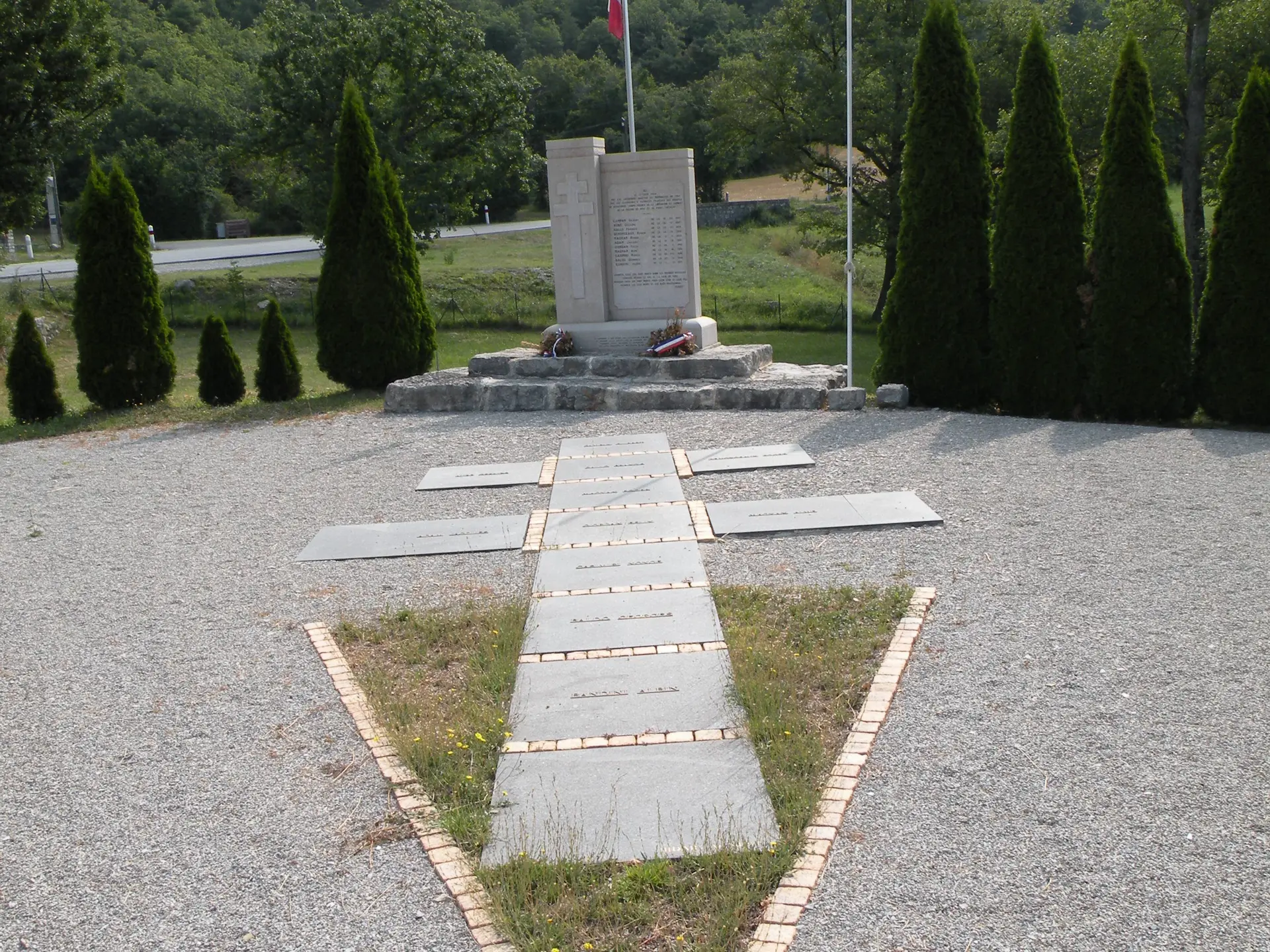 Mémorial de Saint-Julien-du-Verdon