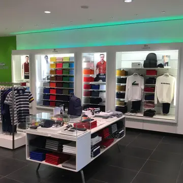Magasin lacoste le plus proche shop
