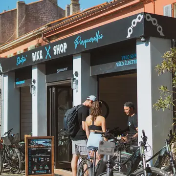 Electric bike retailers 2025