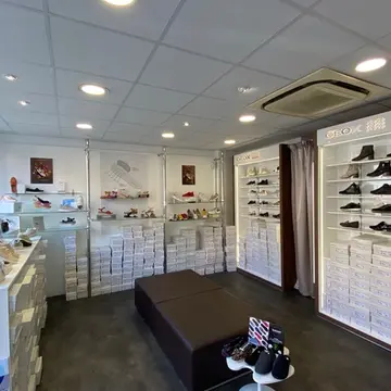 Boutique geox store