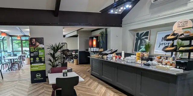 B&B Hôtel Niort Sud Venise Verte