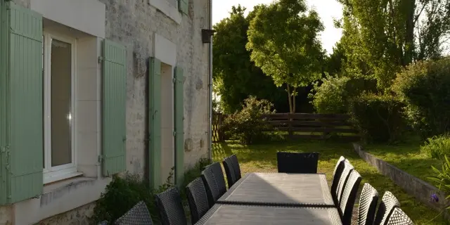 Repas tous ensemble en pleine nature