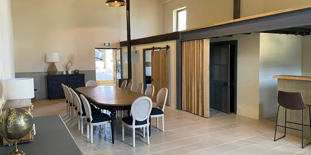 Salle de réception des Logis d'Eglantine