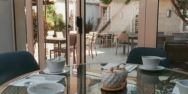 PHOTO TASSE ET PATIO