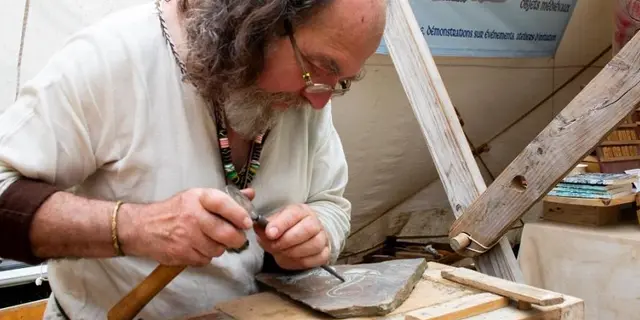 artisanat_ymagier_broceliande_sculpture_neant-sur-yvel_DestinationBroceliande