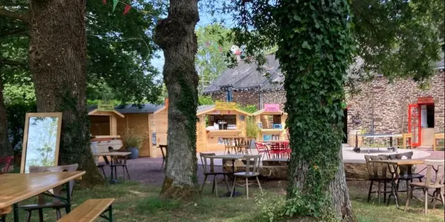 creperie_lagrandevallée_marché_artisans_Tréhorenteuc_DestinationBrocéliande