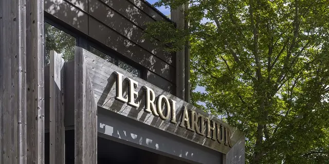 Hotel Spa Roi Arthur - façade - Ploërmel - lac au Duc - Bretagne