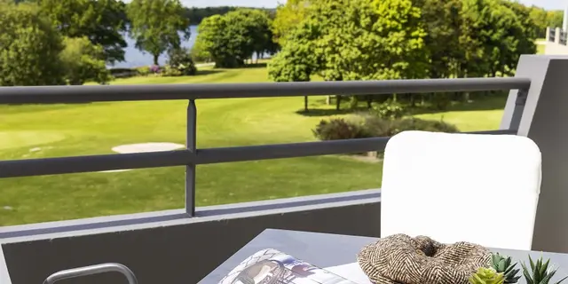 Hotel Spa Roi Arthur - balcon - Ploërmel - lac au Duc - Bretagne