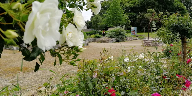 Jardin médiéval Bédée Village Etape