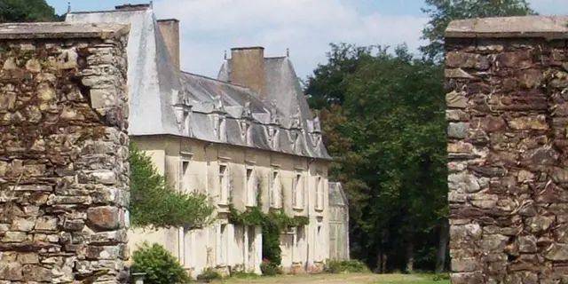 01-Le château vu du jardin