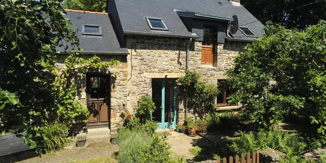 1_Façade gîte Tirnanog