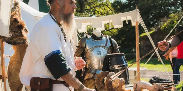 Animations_Centre_Arthurien_Chateau_Comper_Concoret_Destination_Broceliande