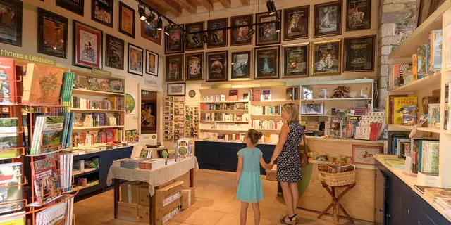 Librairie_Centre_Arthurien_Chateau_Comper_Concoret_Destination_Brocéliande