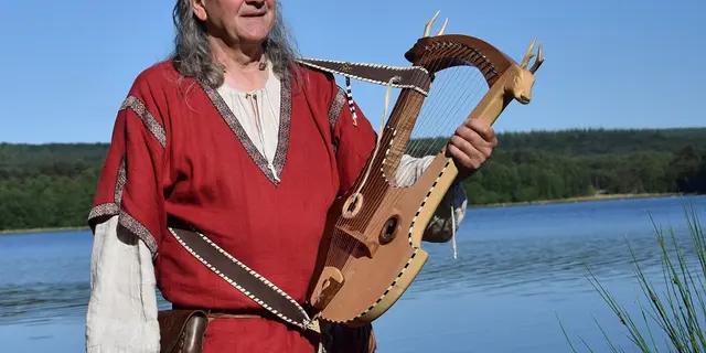 Ozegan_musicien_conteur_Destination_Brocéliande