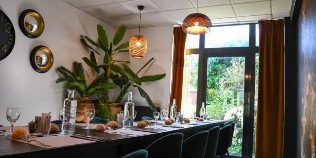 Salle de restauration, le Pommeret