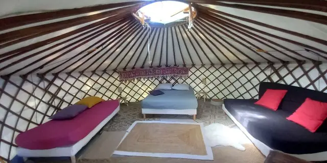 25_12_313_CampingBroceliande_Yourte