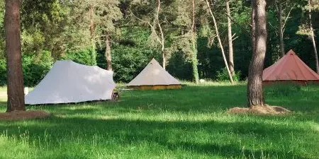 25_12_32_CampingBroceliande_Tentes