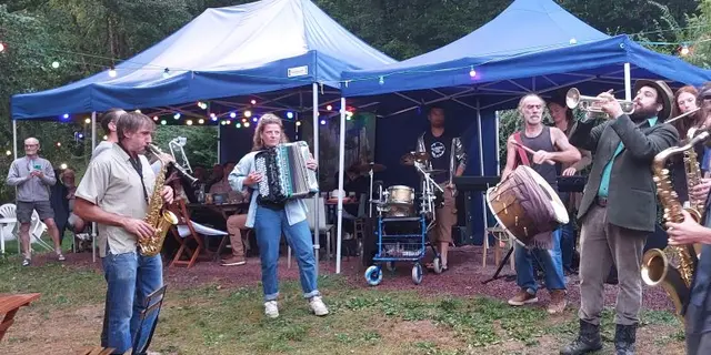 25_12_323_CampingBroceliande_Animation