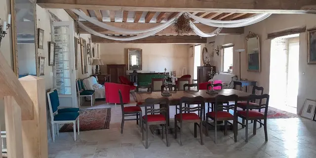 3 photo grand gîte salon salle à manger