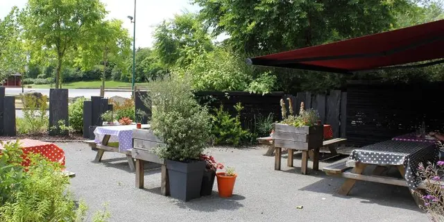 Le Hangar - terrasse - Ploërmel - Bretagne