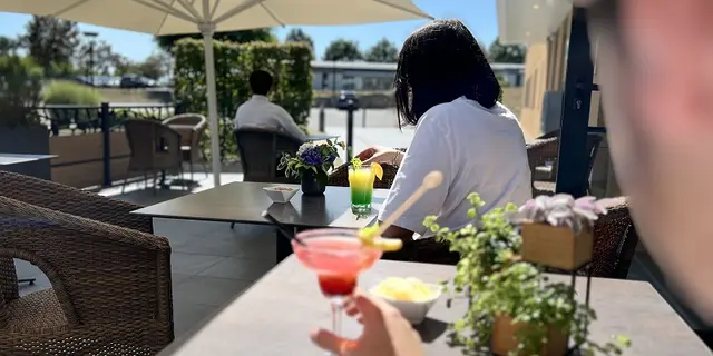 brit hotel L'Hippodrome - terrasse - Ploërmel - Morbihan -  Bretagne