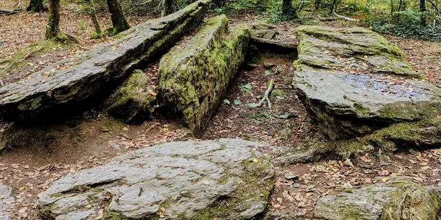 tombeau du géant - site légendaire - brocéliande - Morbihan