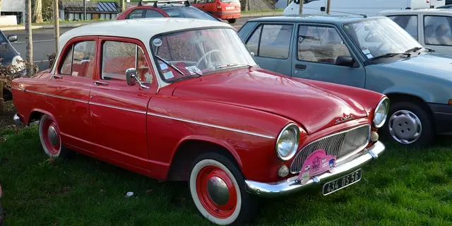 les vieilles t'autos - exposition voitures anciennes - Ploërmel